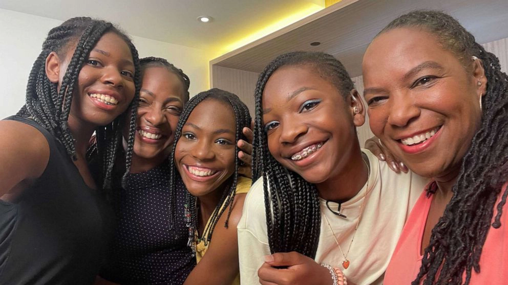 ảnh poster phim Ba chị em trên đường chạy (Sisters on Track)