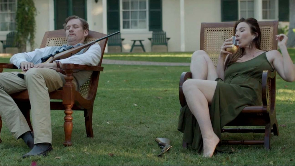 ảnh poster phim Bẫy Ngầm (Beneath Us)