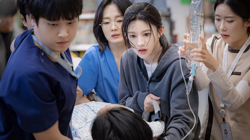 ảnh poster phim Chuyện Đời Bác Sĩ Nội Trú (Resident Playbook)