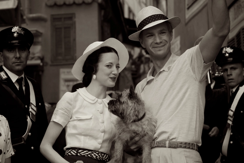 ảnh poster phim Chuyện Tình Thế Kỷ (W.E.)