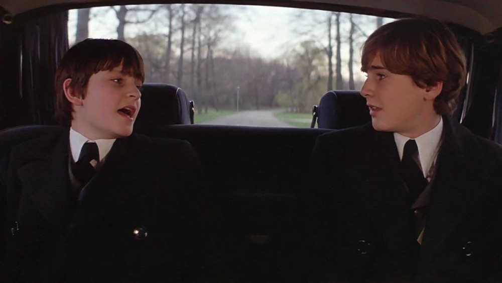 ảnh poster phim Điềm Báo 2 (Damien: Omen II)