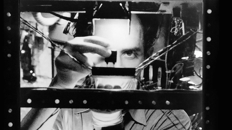 ảnh poster phim Hằng Số Pi: Tìm Kiếm Niềm Tin Trong Sự Hỗn Loạn