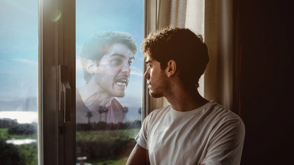 ảnh poster phim Khao khát cứu rỗi (Everything Calls for Salvation)