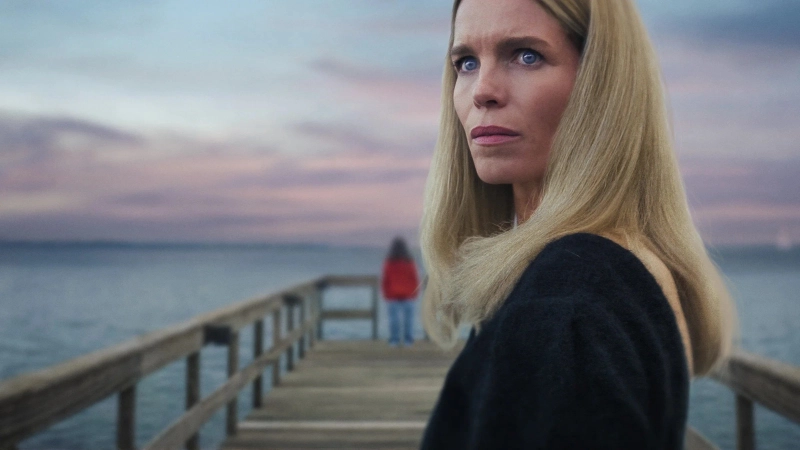 ảnh poster phim Bí Mật Ở Khu Ngoại Ô (Secrets We Keep)