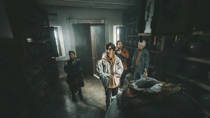 ảnh poster phim Làng Ma Ám (It Remains)