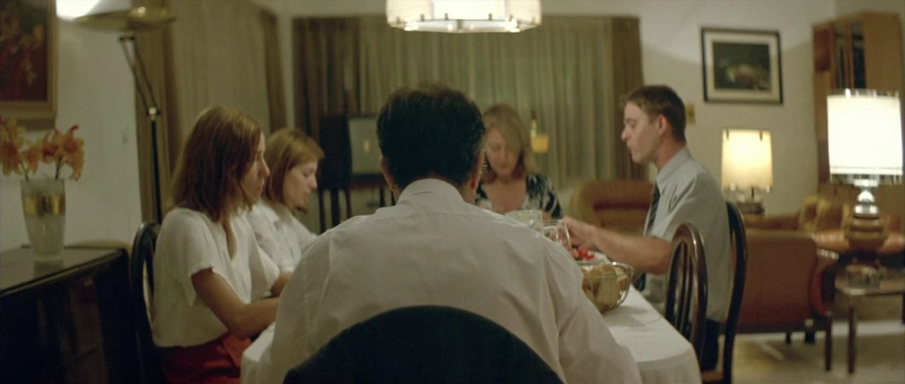 ảnh poster phim Loạn Giới (Dogtooth)