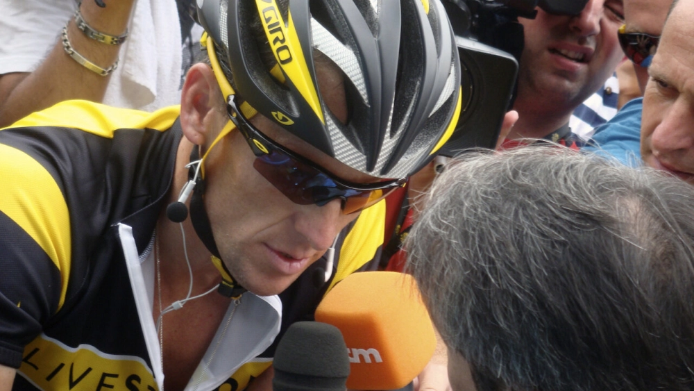 ảnh poster phim Lời nói dối của Armstrong (The Armstrong Lie)