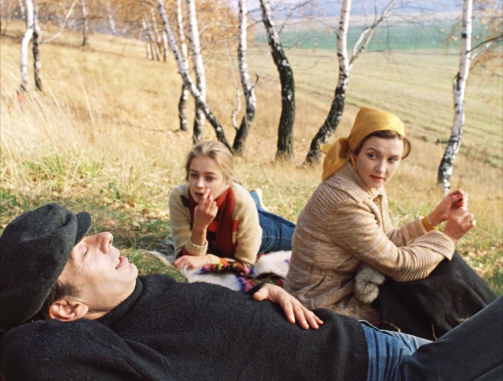 ảnh poster phim Moskva Không Tin Những Giọt Nước Mắt (Moscow Does Not Believe in Tears)