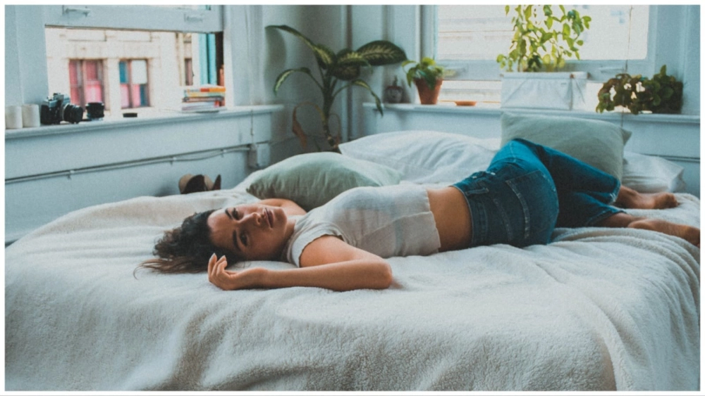 ảnh poster phim Một triệu trên giường (One Million in the Bed)