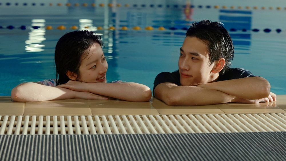 ảnh poster phim Muốn Được Ở Gần Em (Close to You)