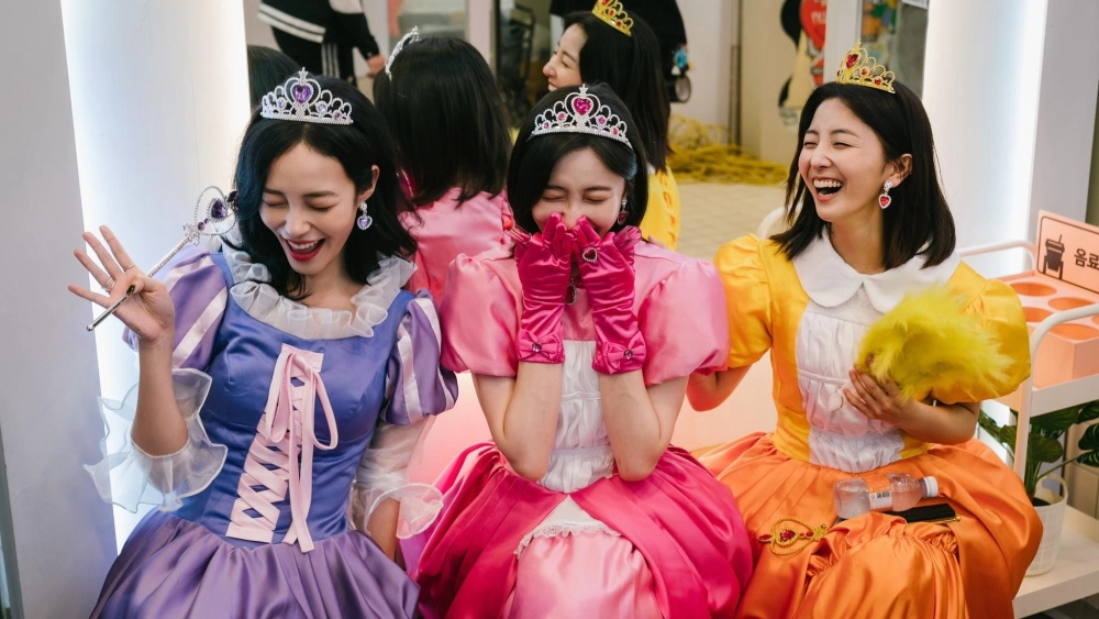 ảnh poster phim Nghề Siêu Khó Nói (Forbidden Fairytale)