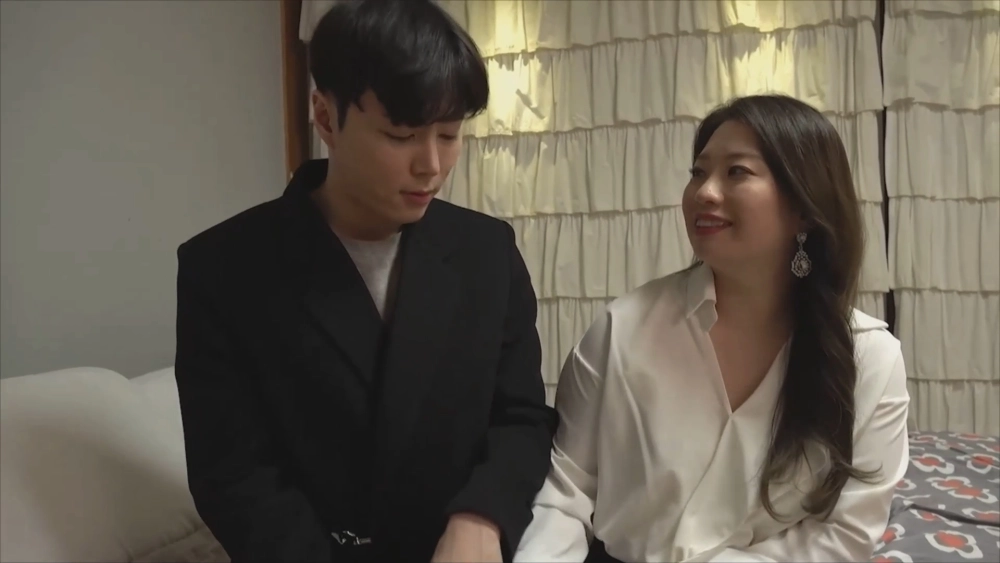 ảnh poster phim Người Mẹ Rất Thích Nhiệt Tình (친구에 봇물터진 엄마)