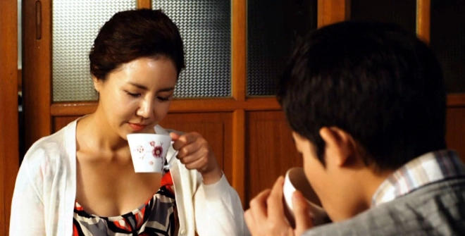 ảnh poster phim Sự An Ủi Của Cô Chủ Trọ Xinh Đẹp (하숙집 아줌마의 딱딱해지는 위로)