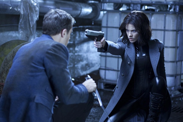 ảnh poster phim Thế giới ngầm: Trỗi dậy (Underworld: Awakening)