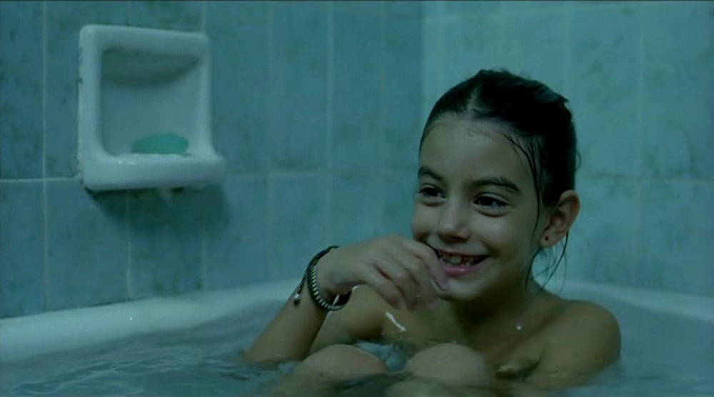 ảnh poster phim Trò Đùa Trẻ Con (Childish Games)