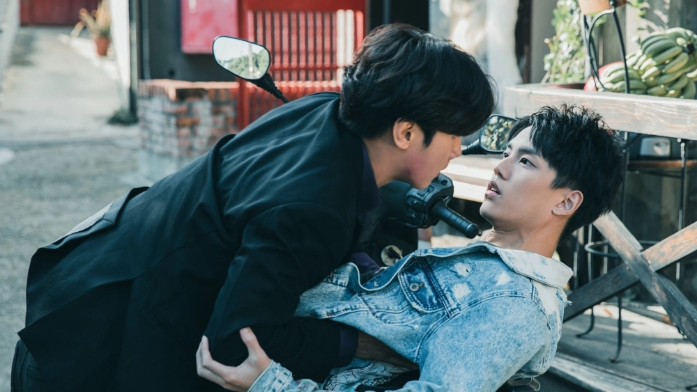 ảnh poster phim Bởi Vì Yêu 2020