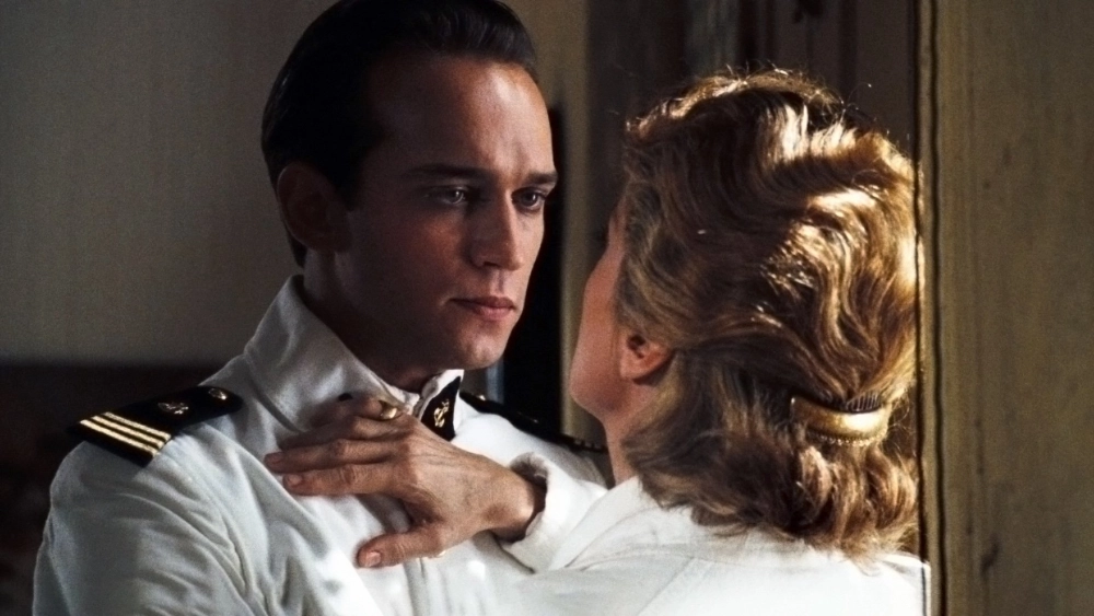 ảnh poster phim Đông Dương