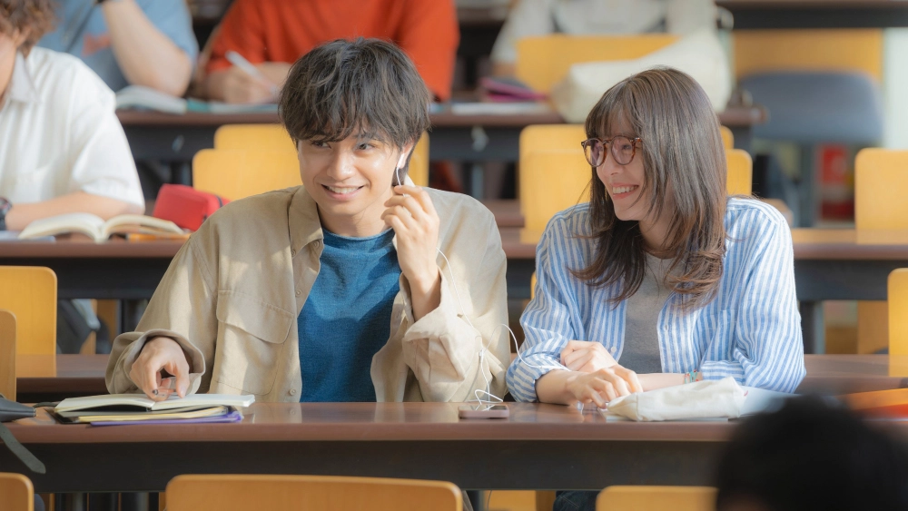 ảnh poster phim Người Tình Xa Lạ