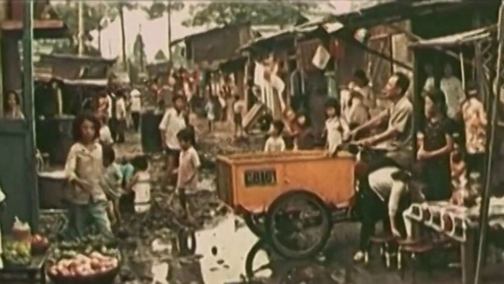 ảnh poster phim Thành Phố Lúc Rạng Đông