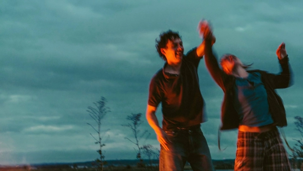 ảnh poster phim Kẻ Bên Lề