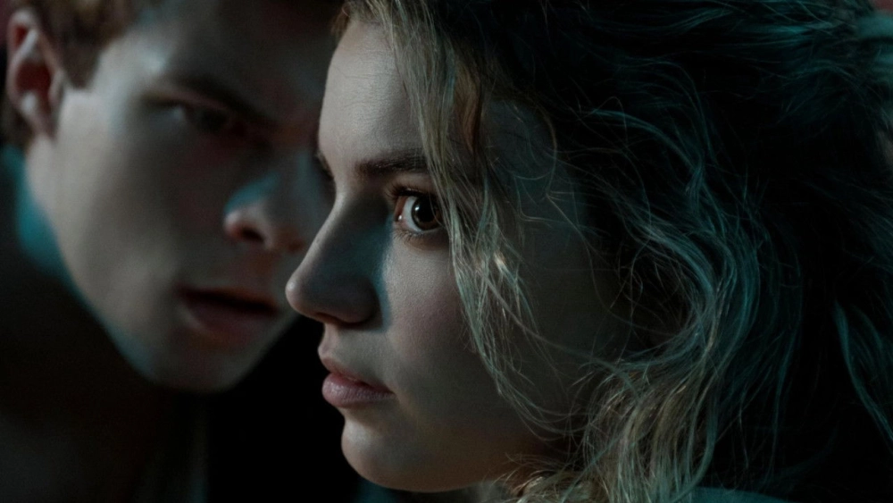 ảnh poster phim Đừng Bước Vào