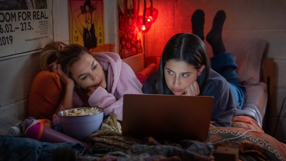 ảnh poster phim Bạn Cùng Phòng